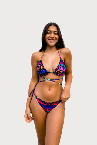 Top Bikini Reversível "Menina Baiana" NA BEIRA MAR